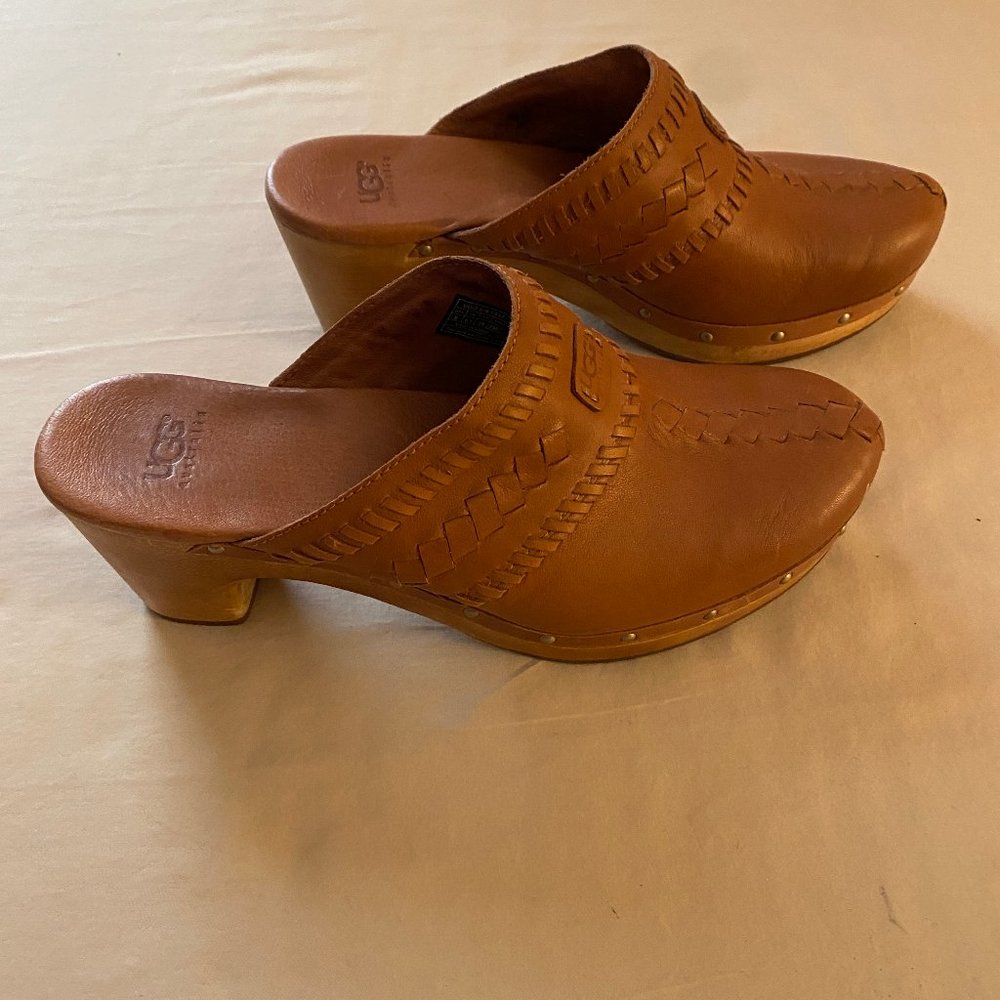 UGG LEATHER MULES 8
